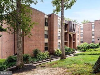 3334 WOODBURN VILLAGE DR #33, Annandale, VA 22003