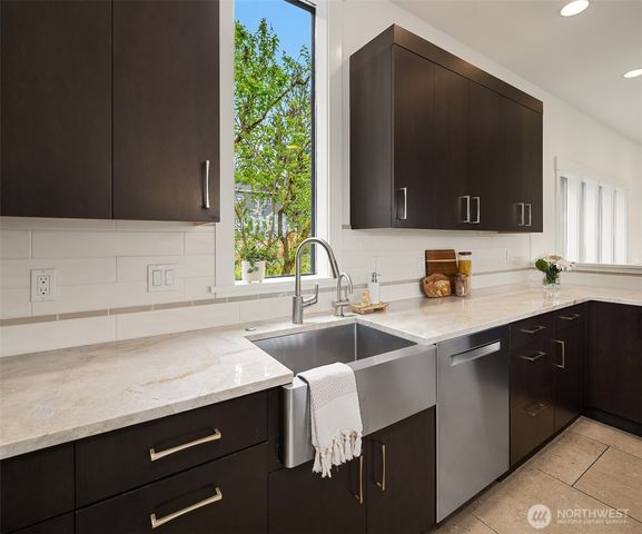 208 19th Avenue, Kirkland, WA 98033