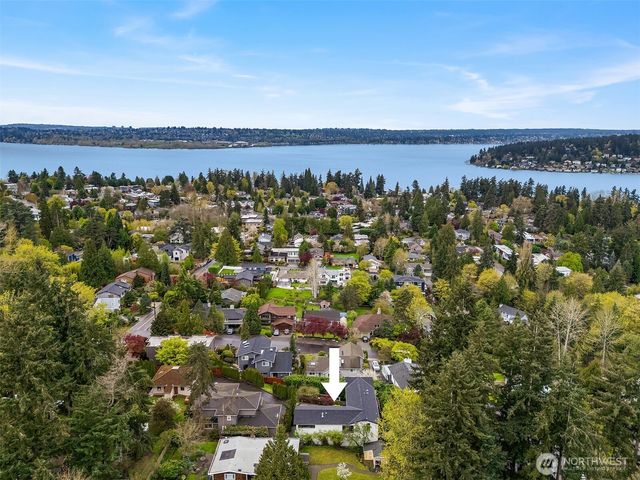 208 19th Avenue, Kirkland, WA 98033