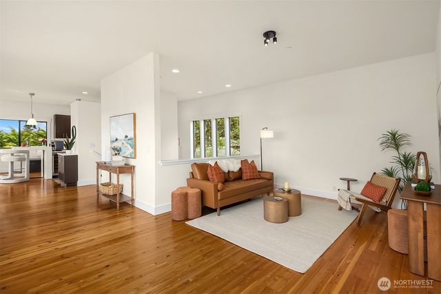 208 19th Avenue, Kirkland, WA 98033