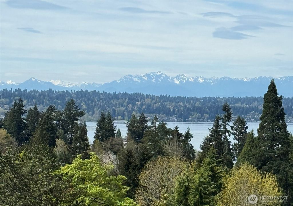208 19th Avenue, Kirkland, WA 98033