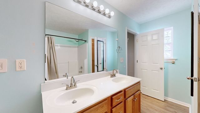 2938 Ridgewood Dr, Christiana, TN 37037
