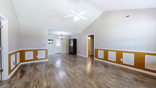 2938 Ridgewood Dr, Christiana, TN 37037