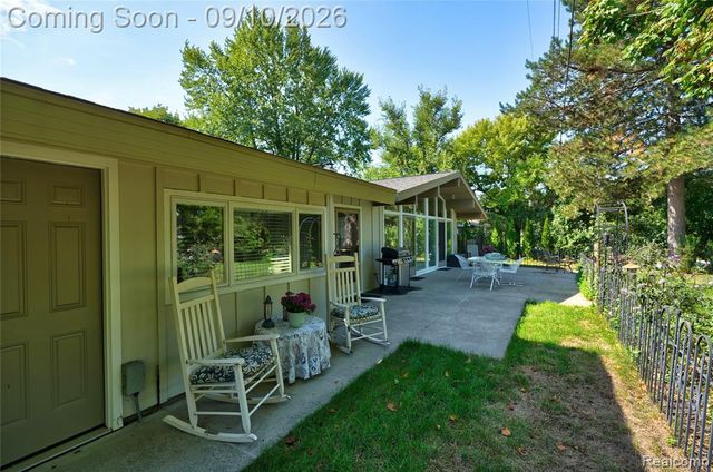 6243 Westview Drive, Grand Blanc, MI 48439