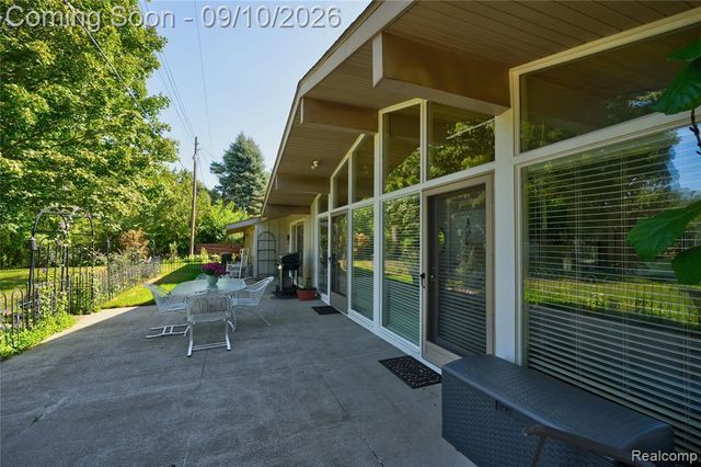 6243 Westview Drive, Grand Blanc, MI 48439
