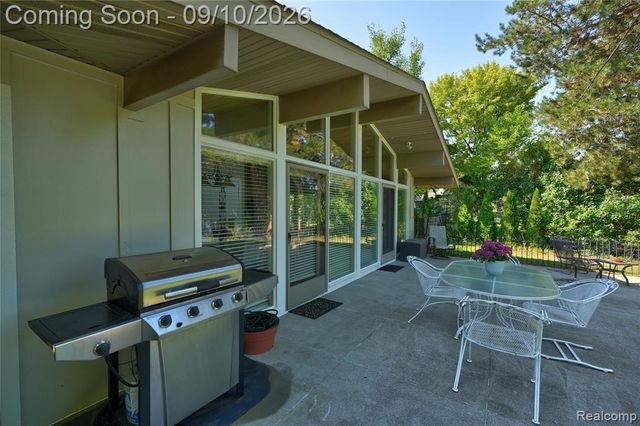 6243 Westview Drive, Grand Blanc, MI 48439