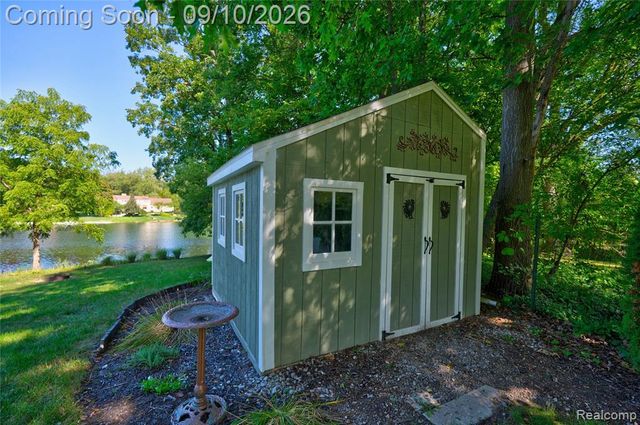 6243 Westview Drive, Grand Blanc, MI 48439