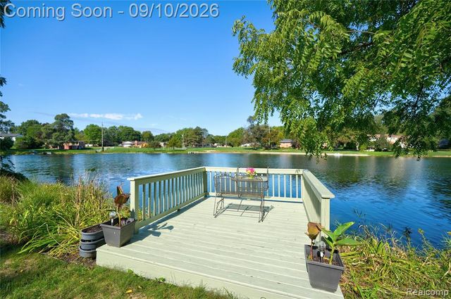 6243 Westview Drive, Grand Blanc, MI 48439