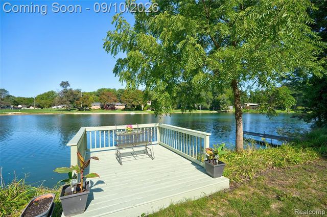 6243 Westview Drive, Grand Blanc, MI 48439