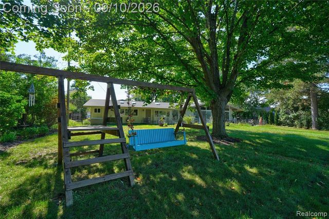 6243 Westview Drive, Grand Blanc, MI 48439
