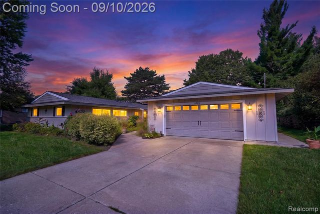 6243 Westview Drive, Grand Blanc, MI 48439