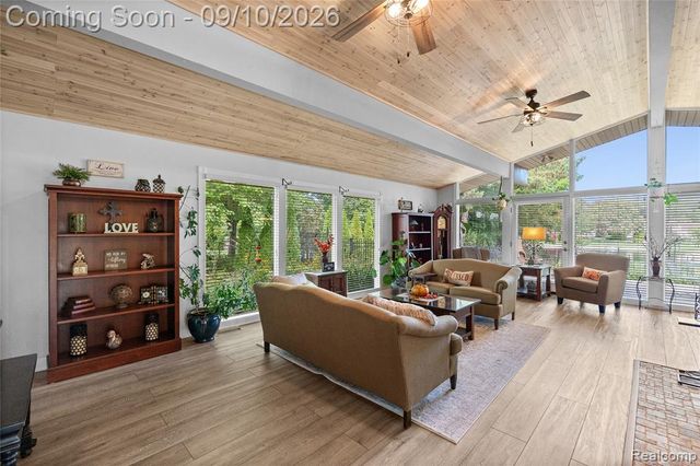 6243 Westview Drive, Grand Blanc, MI 48439