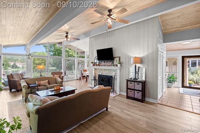 6243 Westview Drive, Grand Blanc, MI 48439