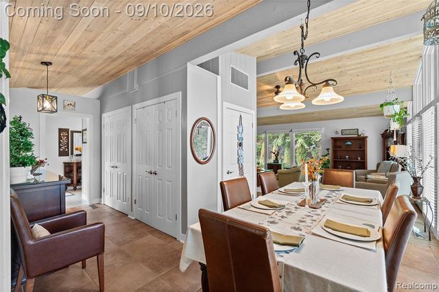 6243 Westview Drive, Grand Blanc, MI 48439