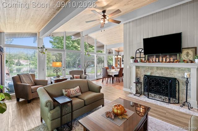 6243 Westview Drive, Grand Blanc, MI 48439