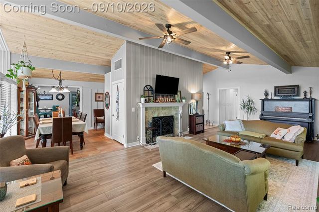 6243 Westview Drive, Grand Blanc, MI 48439