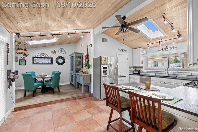 6243 Westview Drive, Grand Blanc, MI 48439