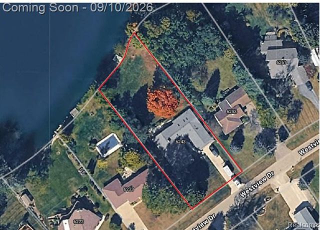 6243 Westview Drive, Grand Blanc, MI 48439