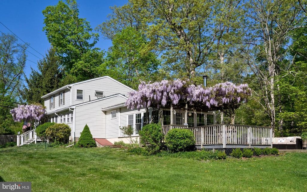 7411 TOHICKON HILL, Pipersville, PA 18947