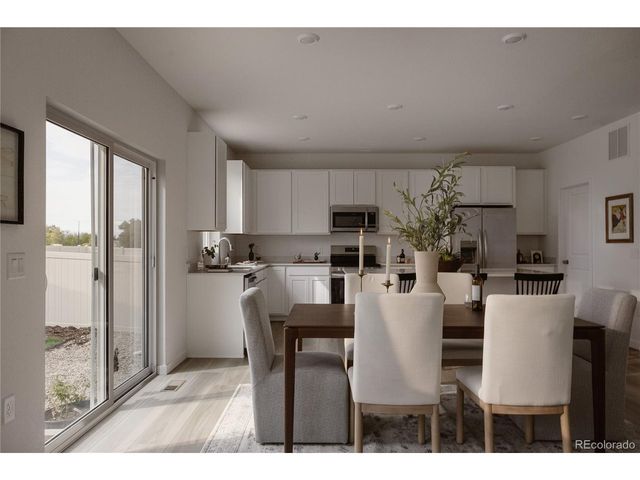 21824 E 39th Ave, Aurora, CO 80019