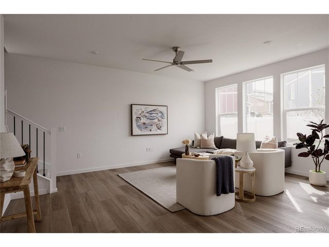 21824 E 39th Ave, Aurora, CO 80019