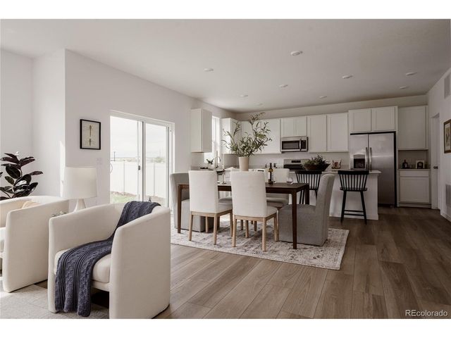 21824 E 39th Ave, Aurora, CO 80019