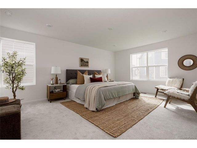21824 E 39th Ave, Aurora, CO 80019