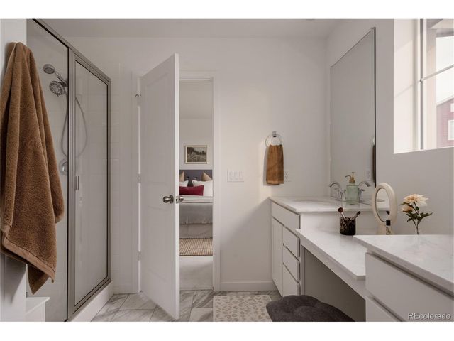 21824 E 39th Ave, Aurora, CO 80019