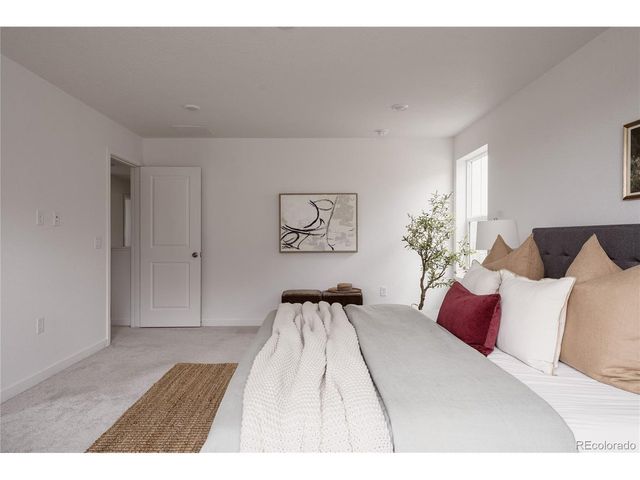 21824 E 39th Ave, Aurora, CO 80019