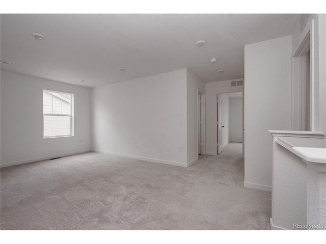 21824 E 39th Ave, Aurora, CO 80019