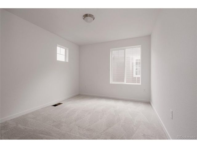 21824 E 39th Ave, Aurora, CO 80019