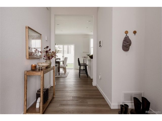 21824 E 39th Ave, Aurora, CO 80019