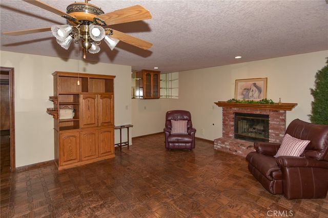 12855 Fairway Road, Victorville, CA 92395