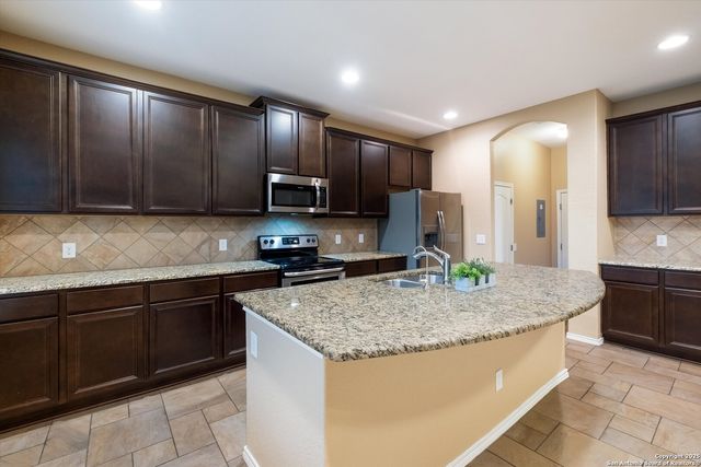 8215 Prickly Oak, San Antonio, TX 78223