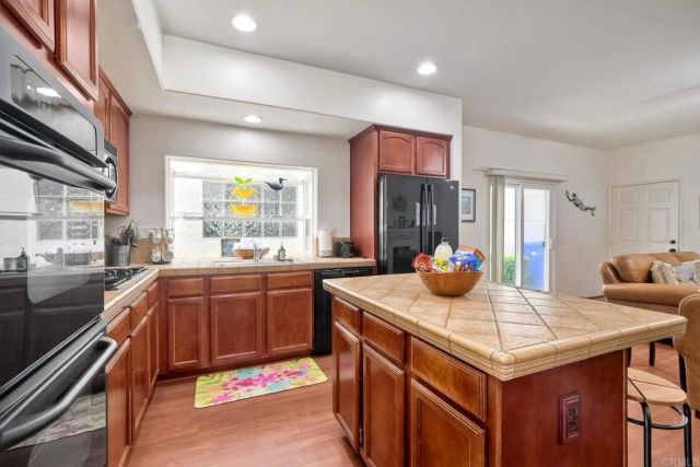 489 N. Cleveland Street, Oceanside, CA 92054