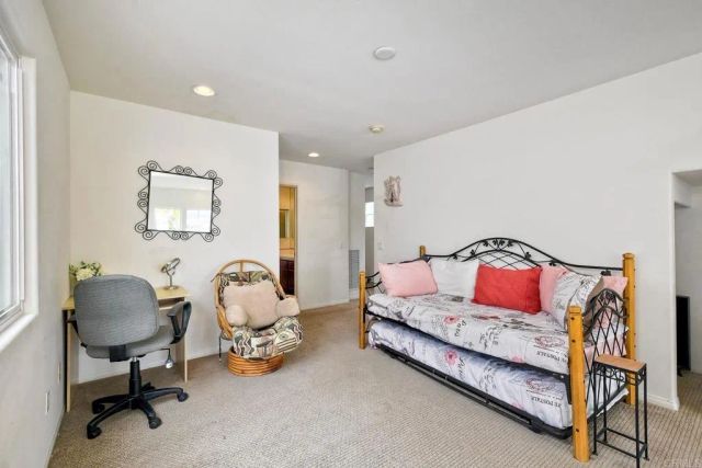 489 N. Cleveland Street, Oceanside, CA 92054