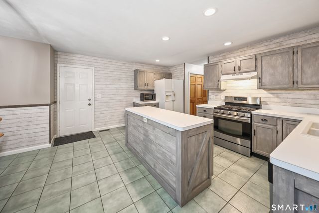 6 Plank Road, Prospect, CT 06712
