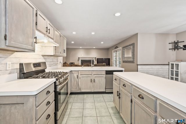 6 Plank Road, Prospect, CT 06712