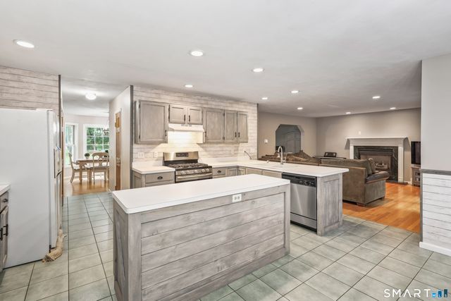 6 Plank Road, Prospect, CT 06712