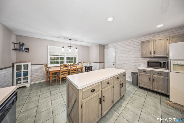 6 Plank Road, Prospect, CT 06712