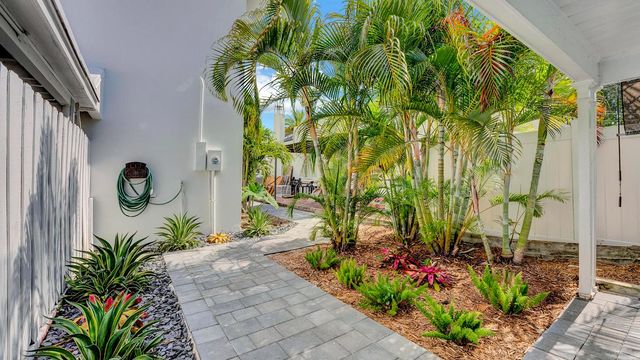218 NE 10th Street, Delray Beach, FL 33444