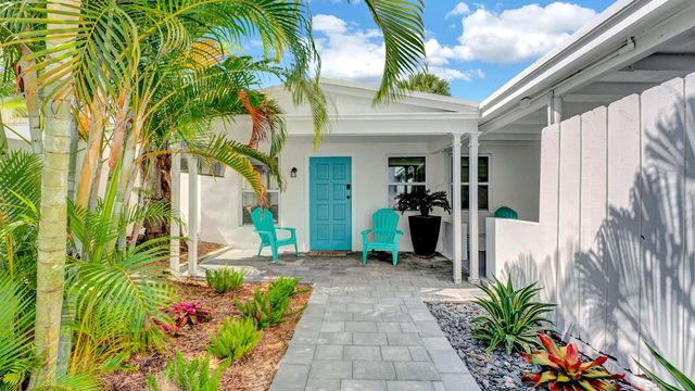 218 NE 10th Street, Delray Beach, FL 33444