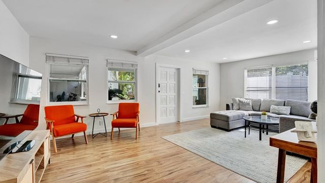 218 NE 10th Street, Delray Beach, FL 33444