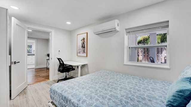 218 NE 10th Street, Delray Beach, FL 33444