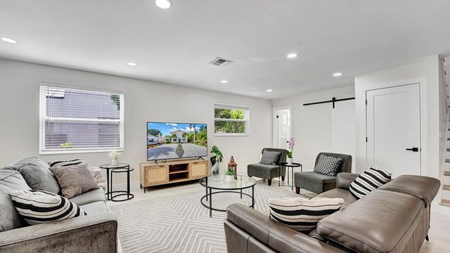 218 NE 10th Street, Delray Beach, FL 33444