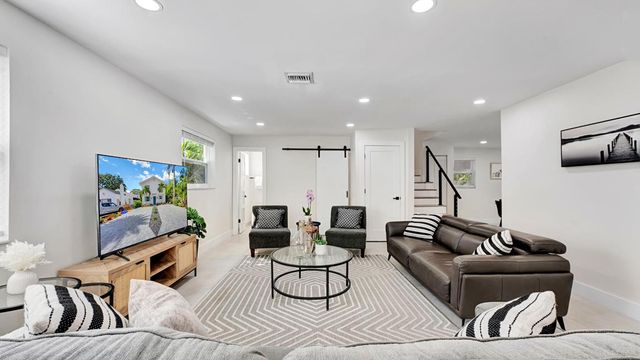 218 NE 10th Street, Delray Beach, FL 33444