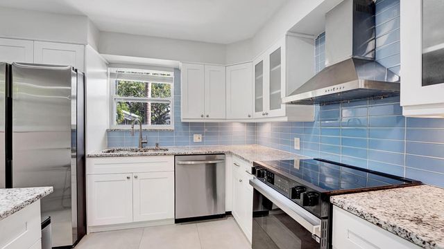 218 NE 10th Street, Delray Beach, FL 33444