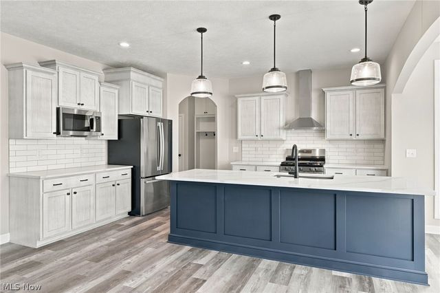 7469 Emerald Glen Avenue NW, Canal Fulton, OH 44614