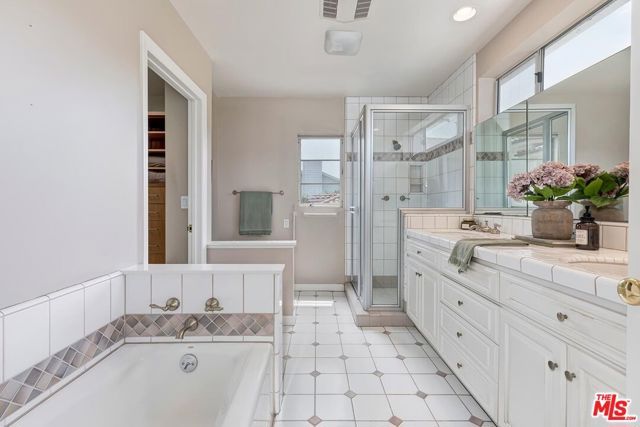169 S Gretna Green Way, Los Angeles, CA 90049