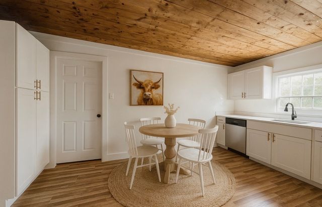 307 E Grand Avenue, Comanche, TX 76442